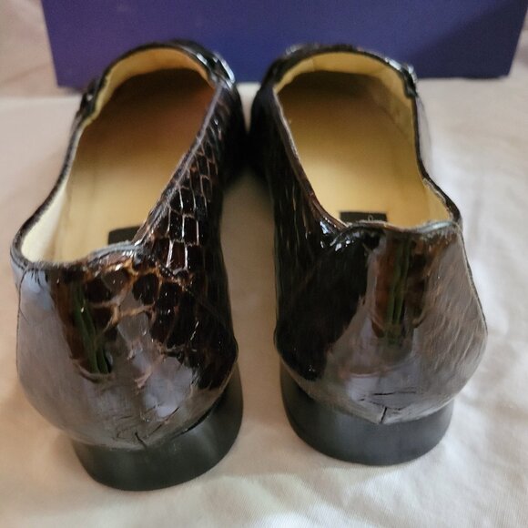 STUART WEITZMAN Women's Hornsby Patent Leather Flats Size 8.5 M Color = Cola - Picture 5 of 7